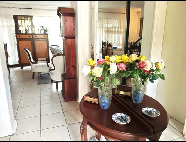 3 BEDROOM TOWNHOUSE FOR SALE IN LA ROCHELLE